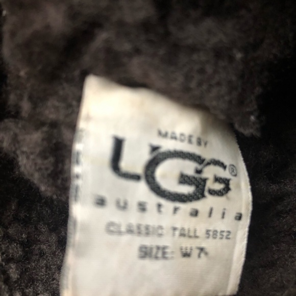 UGG Classic Tall Paisley Print Boots - Picture 4 of 7